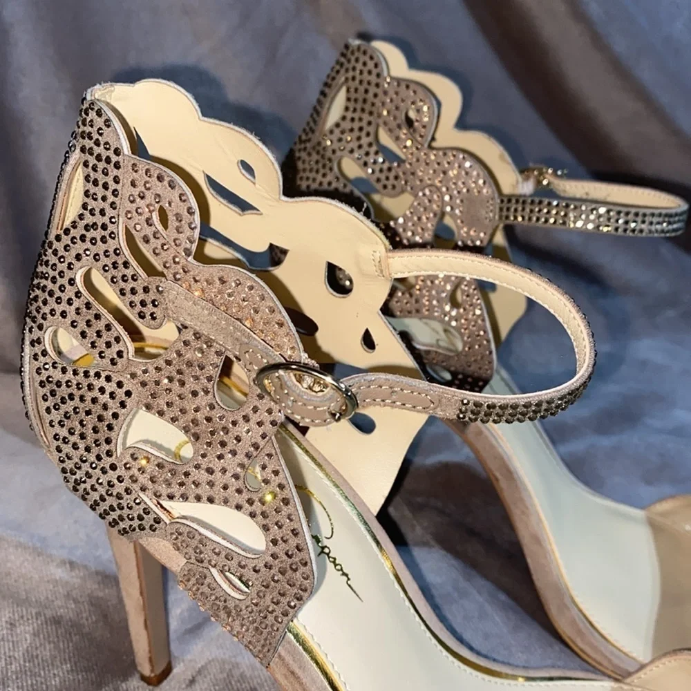 Jessica Simpson Hipp Taupe Faux Suede Sparkly Rhinestones Heels size 10 🆕